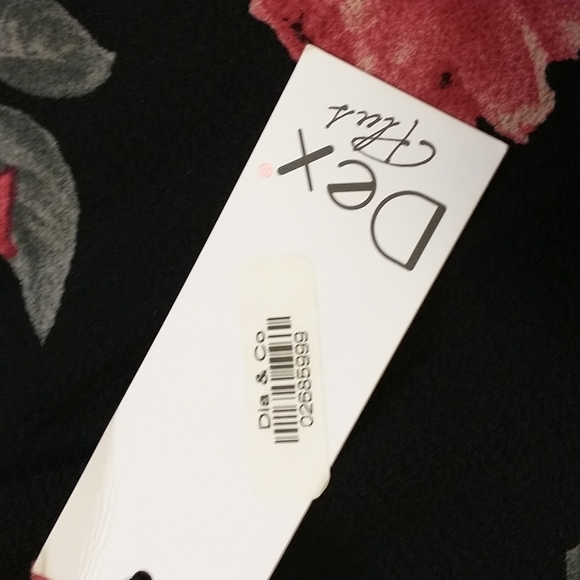 Knee Length Black Skirt with Red Roses - Plus size 3X - Button Front - NWT - Picture 8 of 12